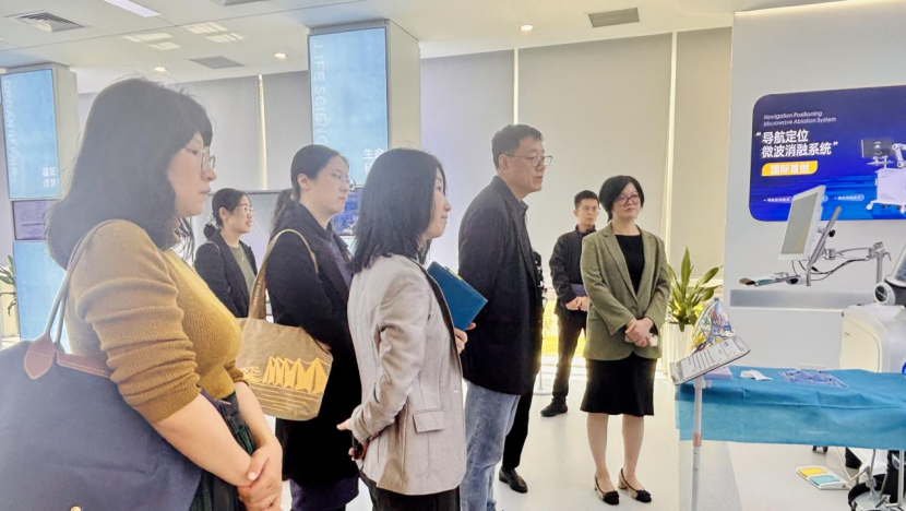 广东省科技厅副厅长李旭东一行到真健康公司调研